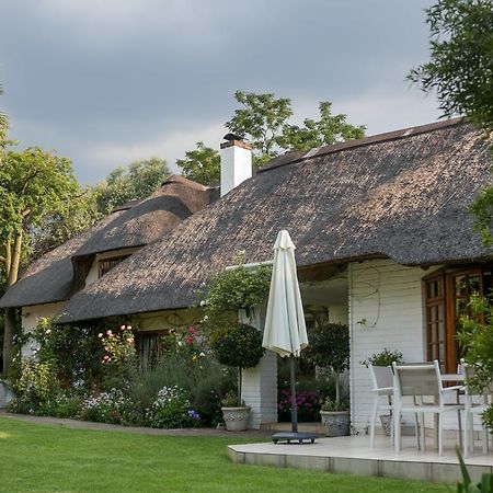 Grace Guest House โจฮันเนสเบิร์ก ภายนอก รูปภาพ